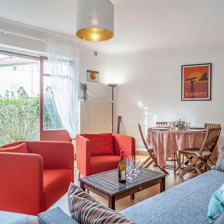 La Republique-1 By Interhome